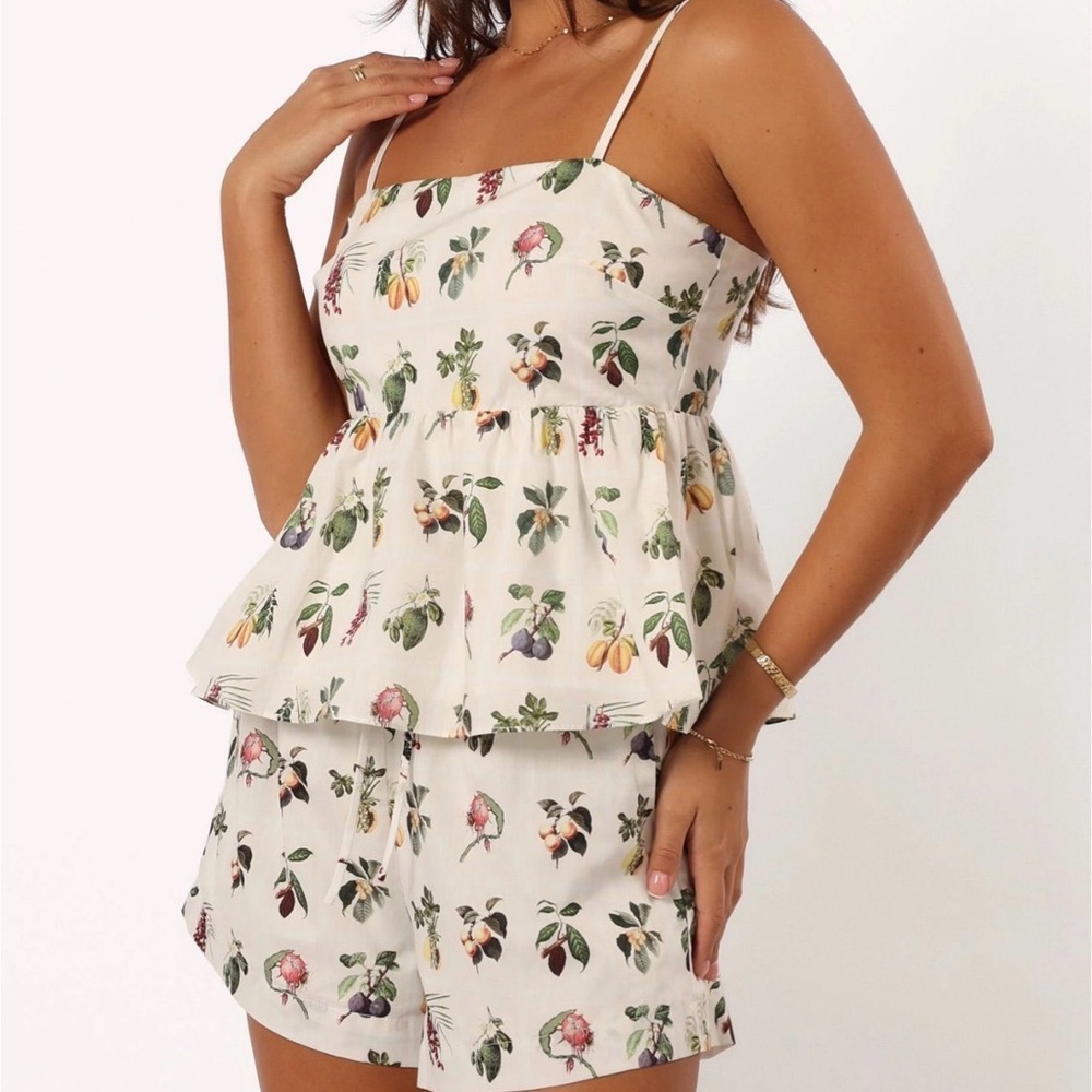 Petal & Pup White Floral Ensemble